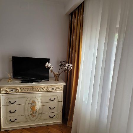 Apartament Individual La Casa Parter Apartment Timisoara Exterior photo
